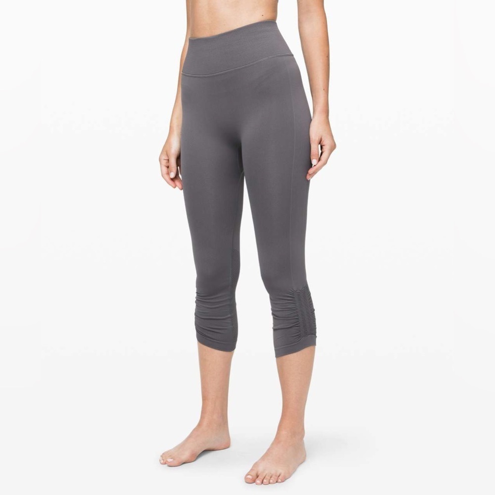 Lululemon Ebb To Street Crop 21"
Titanium  size 6